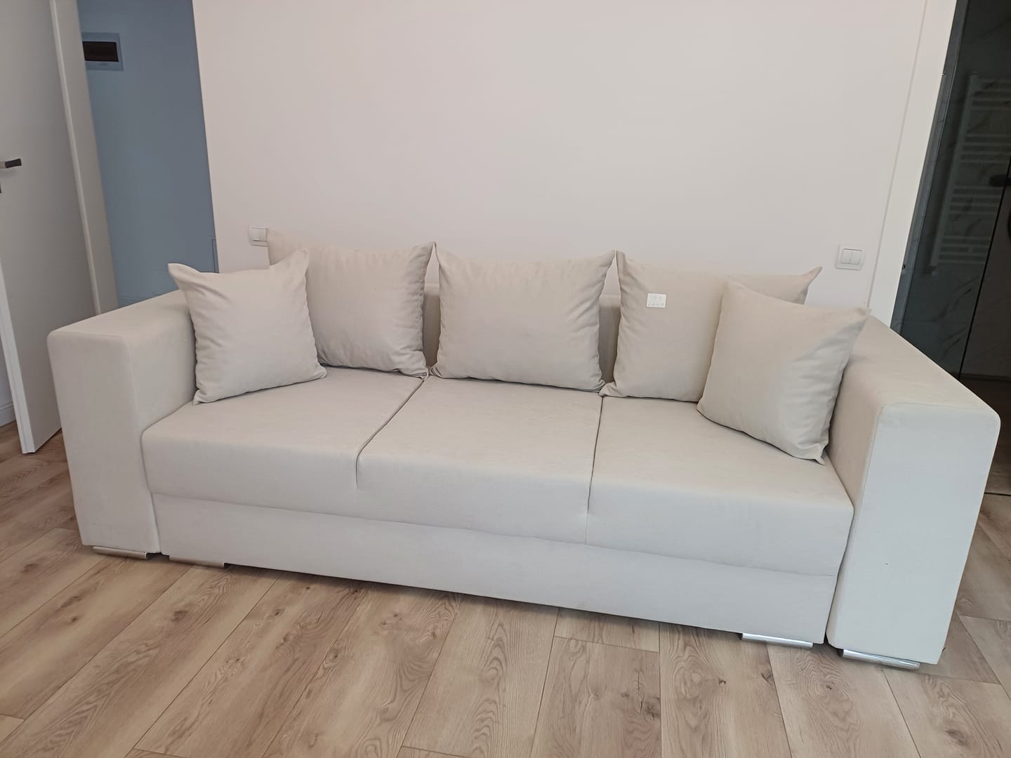Customer photo review of Canapea extensibilă dumonde cu ladă de depozitare si sezut confortabil din spuma HR, Gloria Bej 240x100 cm