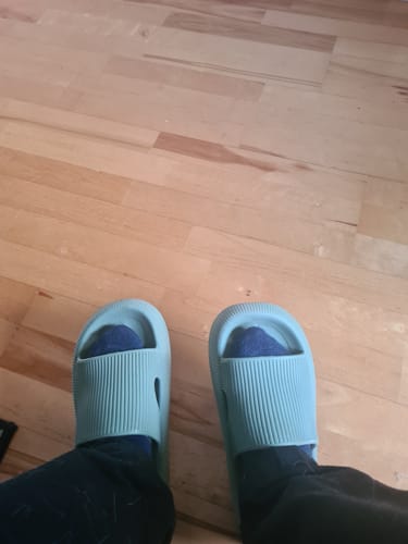 Customer photo review of HappyFlops