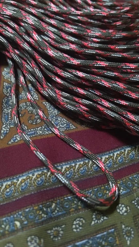 Customer photo review of 9-Core Paracord – Robustes Überlebensseil