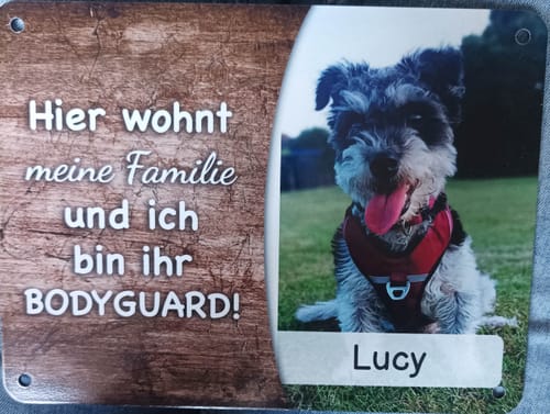 Customer photo review of Hunde-Türschild personalisiert mit Foto & Text (UV- und wetterfest)