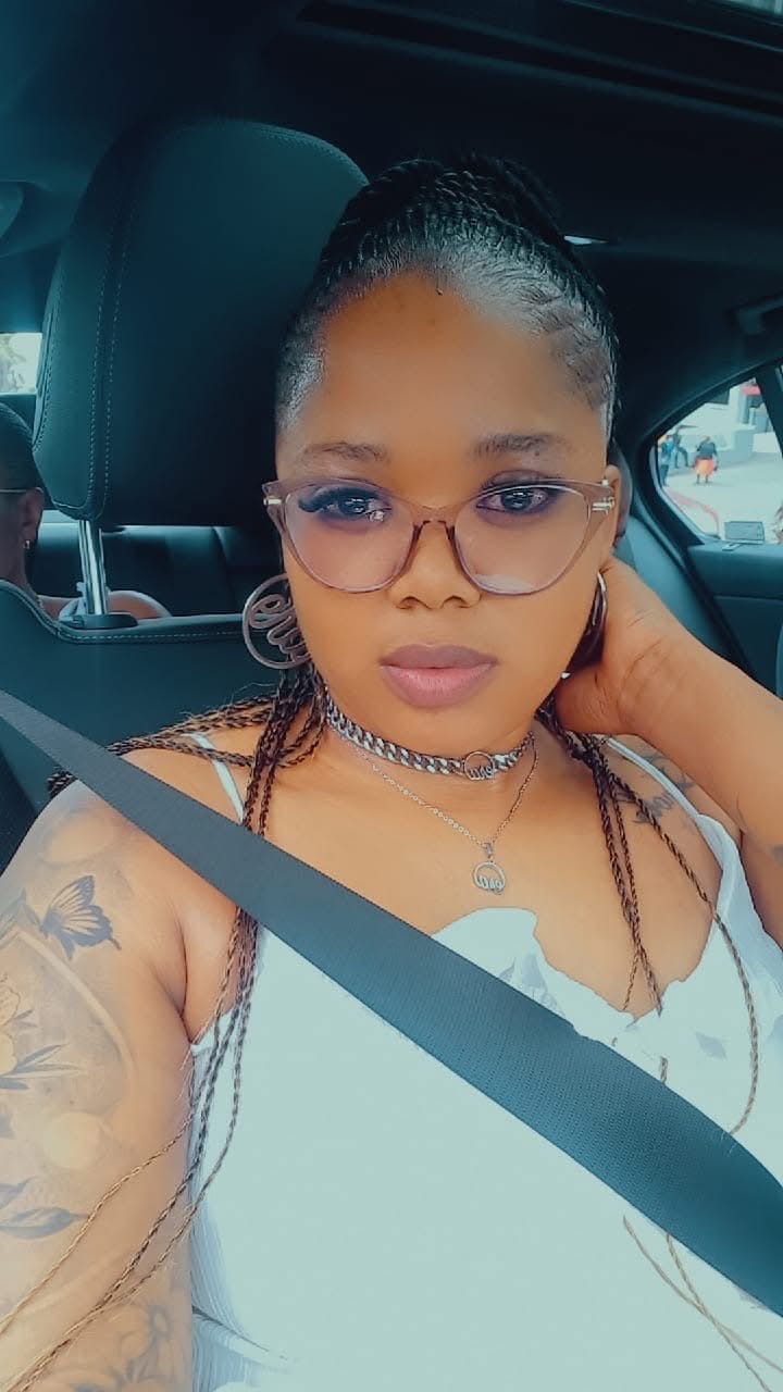 Customer photo review of Gold Era Choker & Necklace Combo