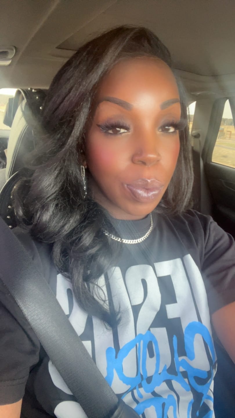Customer photo review of Outre Perfect Hairline Glueless 13x6 HD Swiss Lace Front Wig - JULIANNE