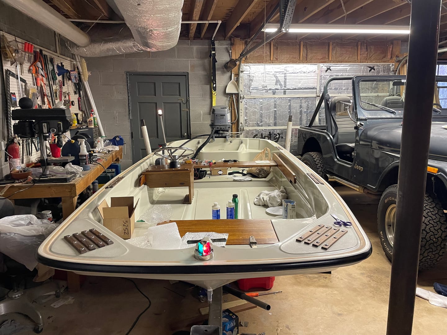 Customer photo review of Boston Whaler Classic Bow Light (1958-1984), Navigation Light (Led) 316 Stainless; *Not Perko*