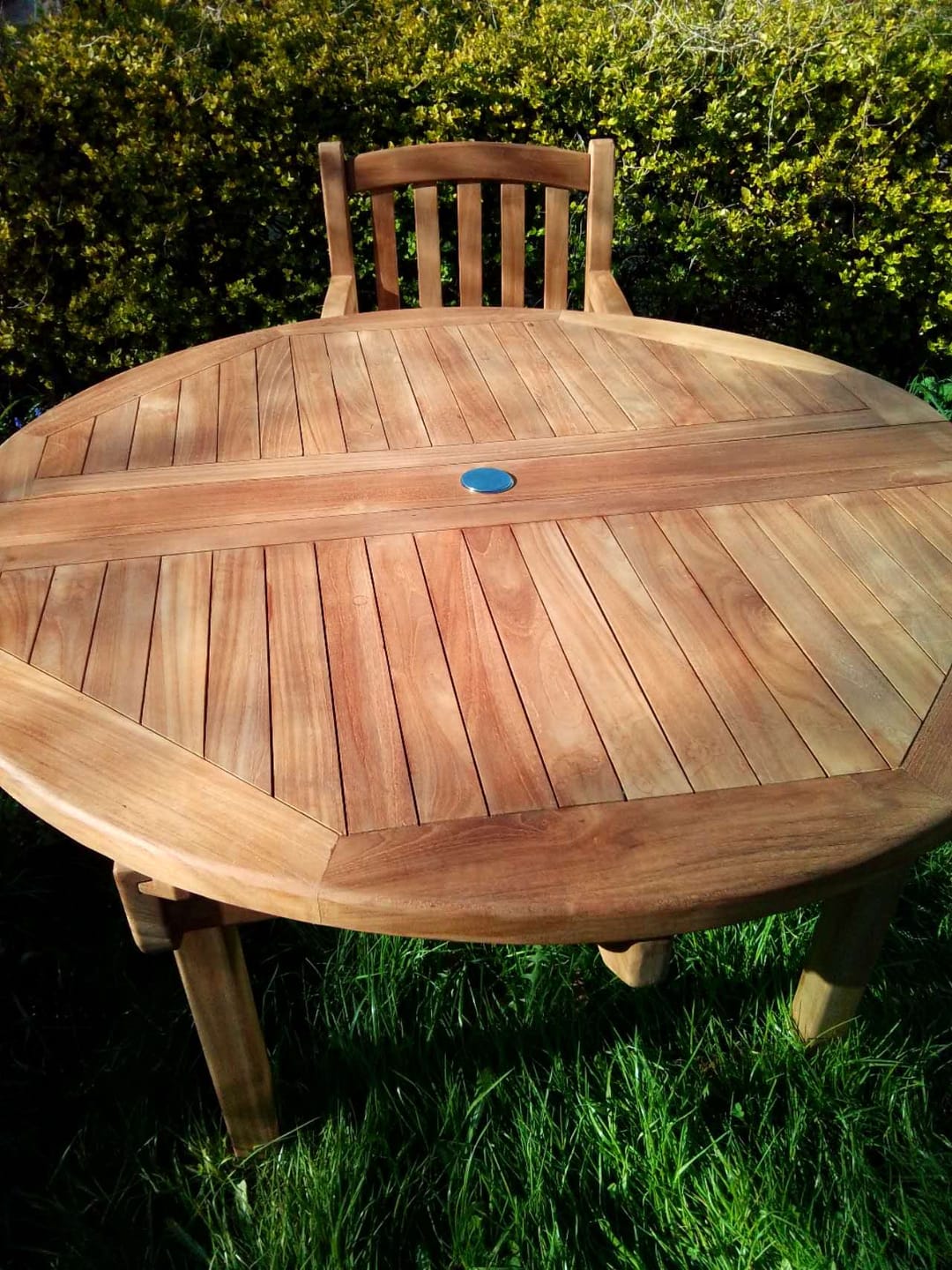 Customer photo review of Ex Display Teak Garden Table 120-170cm Extending Round to Oval Teak Table