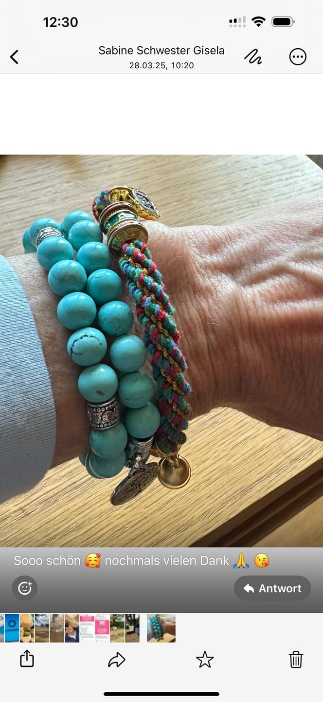 Customer photo review of Buddha Stones Tibetisches Om Mani Padme Hum geschnitztes Zakiram-Göttin des Reichtums-Charm-Amulett-Armband