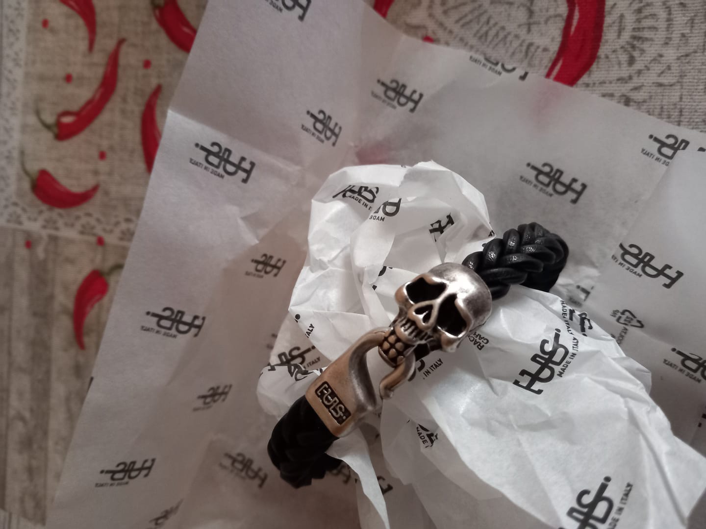 Customer photo review of Bracciale pelle Jolly Roger Tulsi