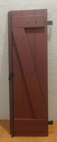 Customer photo review of Soporte negro guía de barra de cierre de españoleta para contraventanas