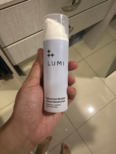 Customer photo review of Bakuchiol Skydew Cloud Moisturizer