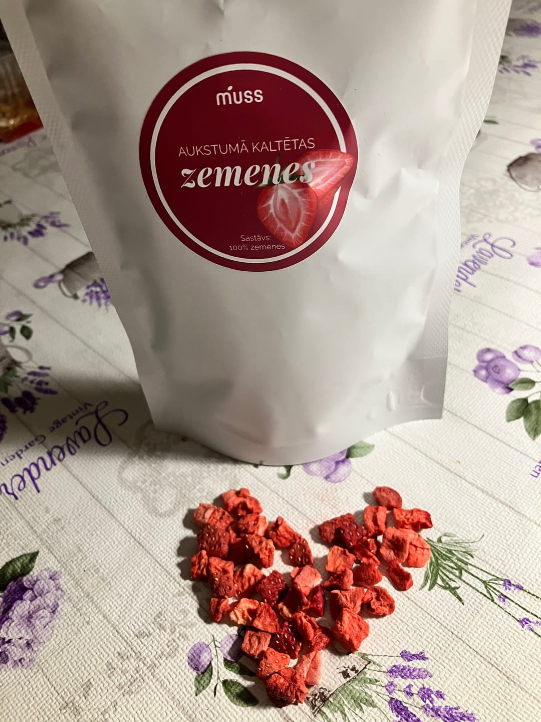 Customer photo review of Aukstumā Kaltētas Zemenes