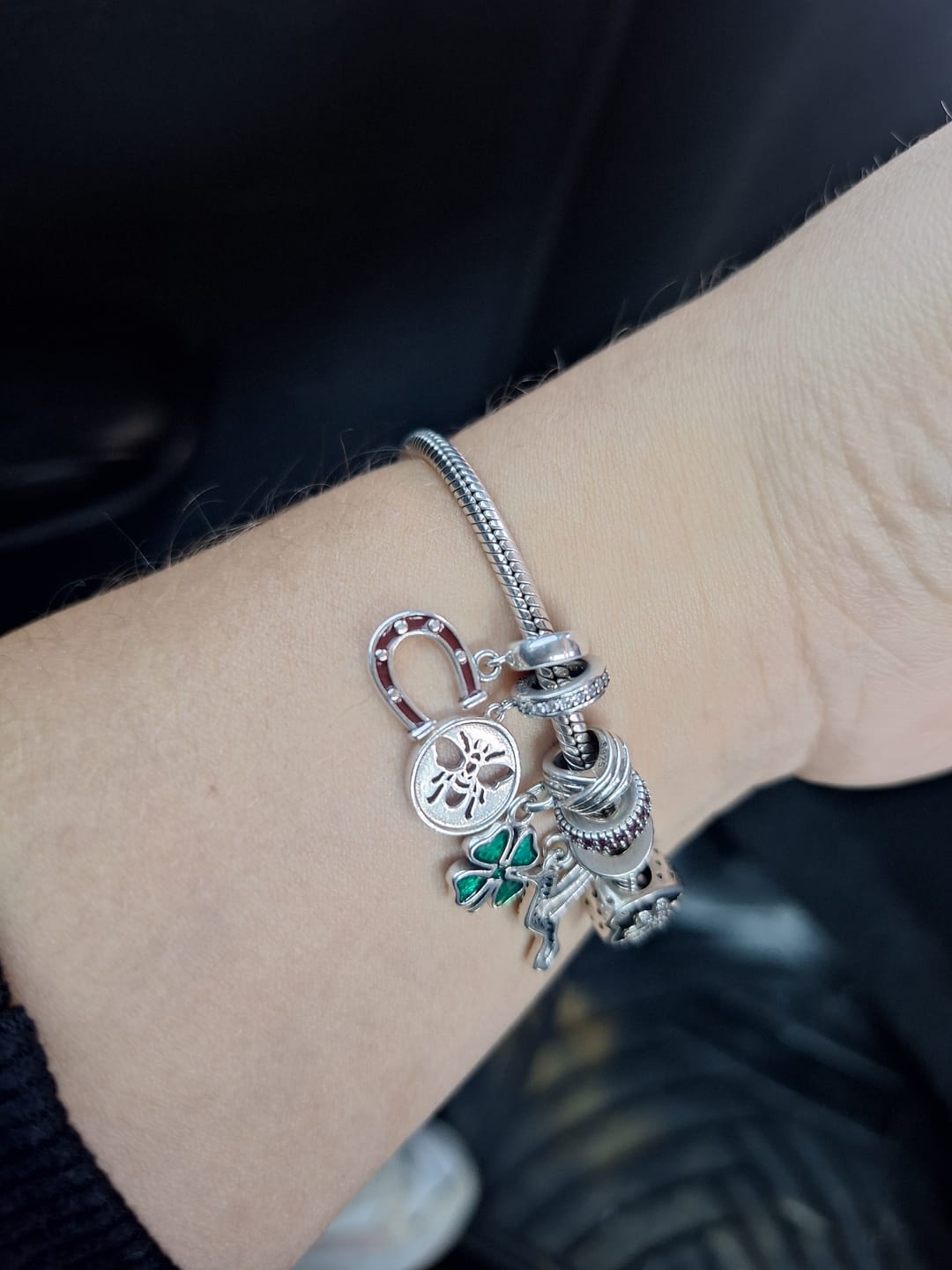 Customer photo review of Charm Trebol Verde Colgante