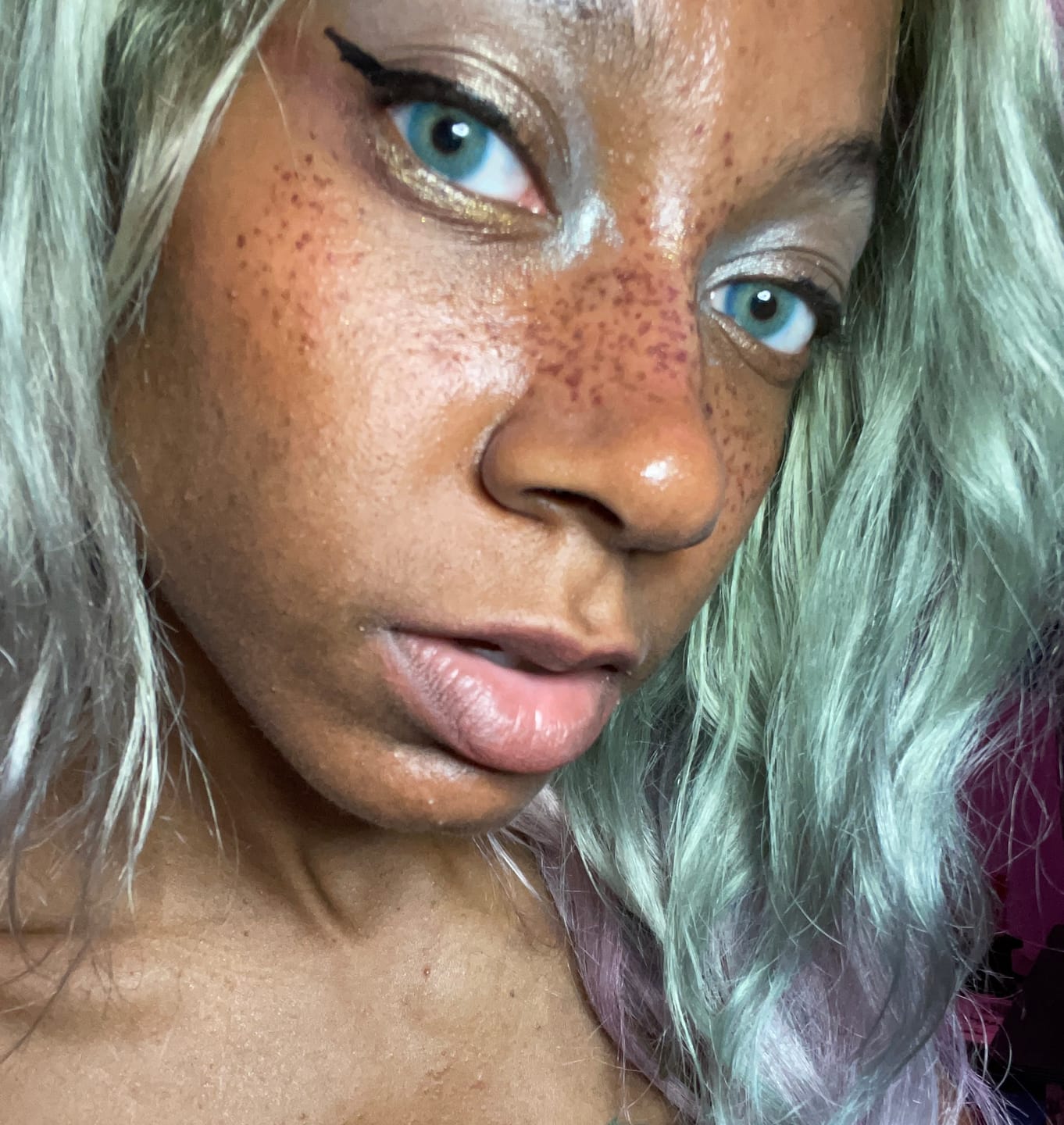 Customer photo review of Cherry OCEAN Blue Prescription Colored Contact Lenses