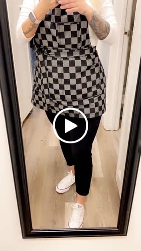 Customer video review of Checkered Apron