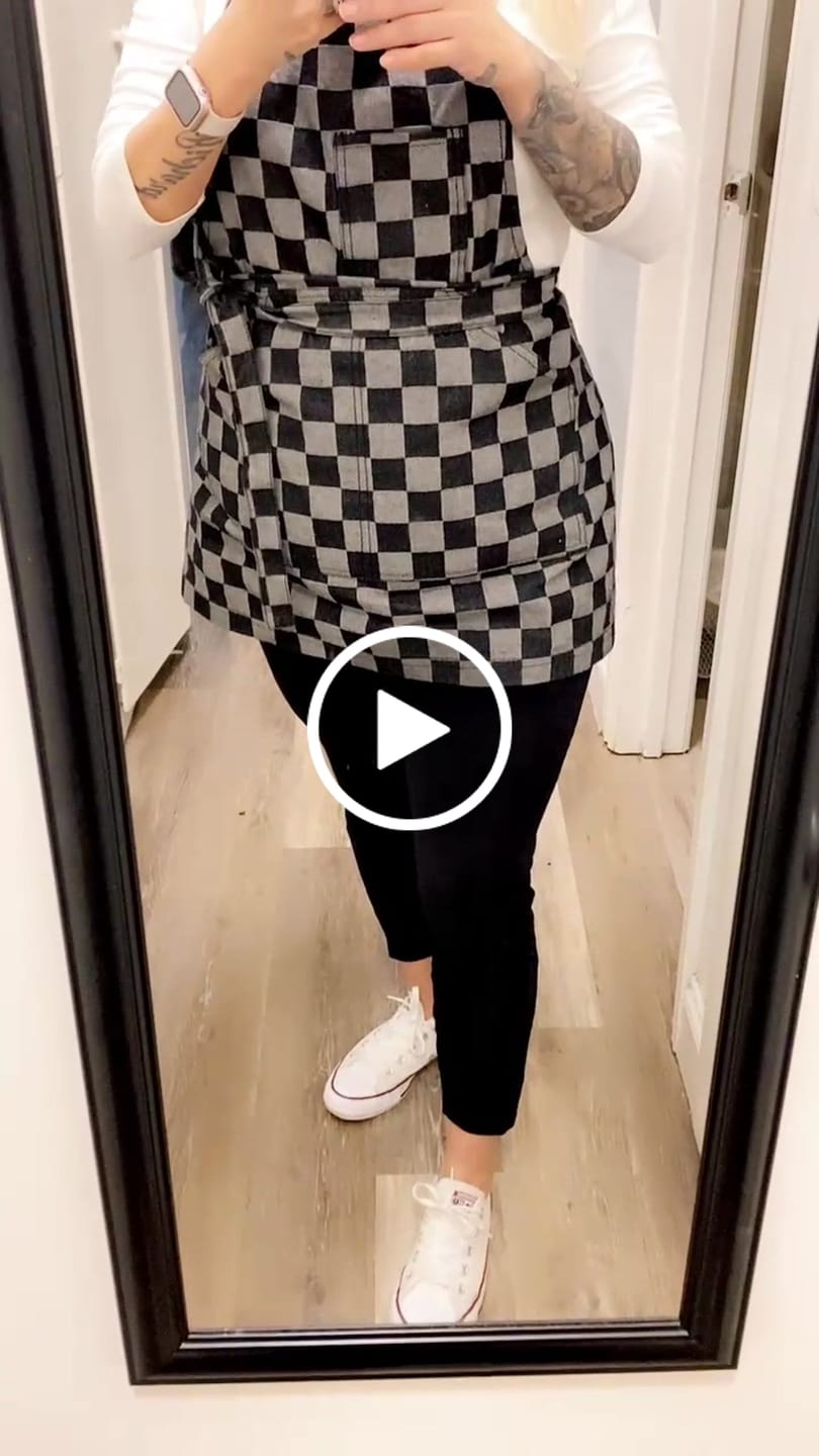 Customer video review of Checkered Apron