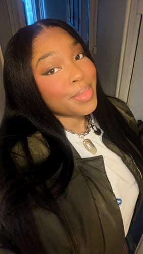 Customer photo review of CurlyMe Pre-bleached Kinky Straight Hair Wear Go Glueless Wig 7x5 Pre-cut HD Lace Pre-plucked