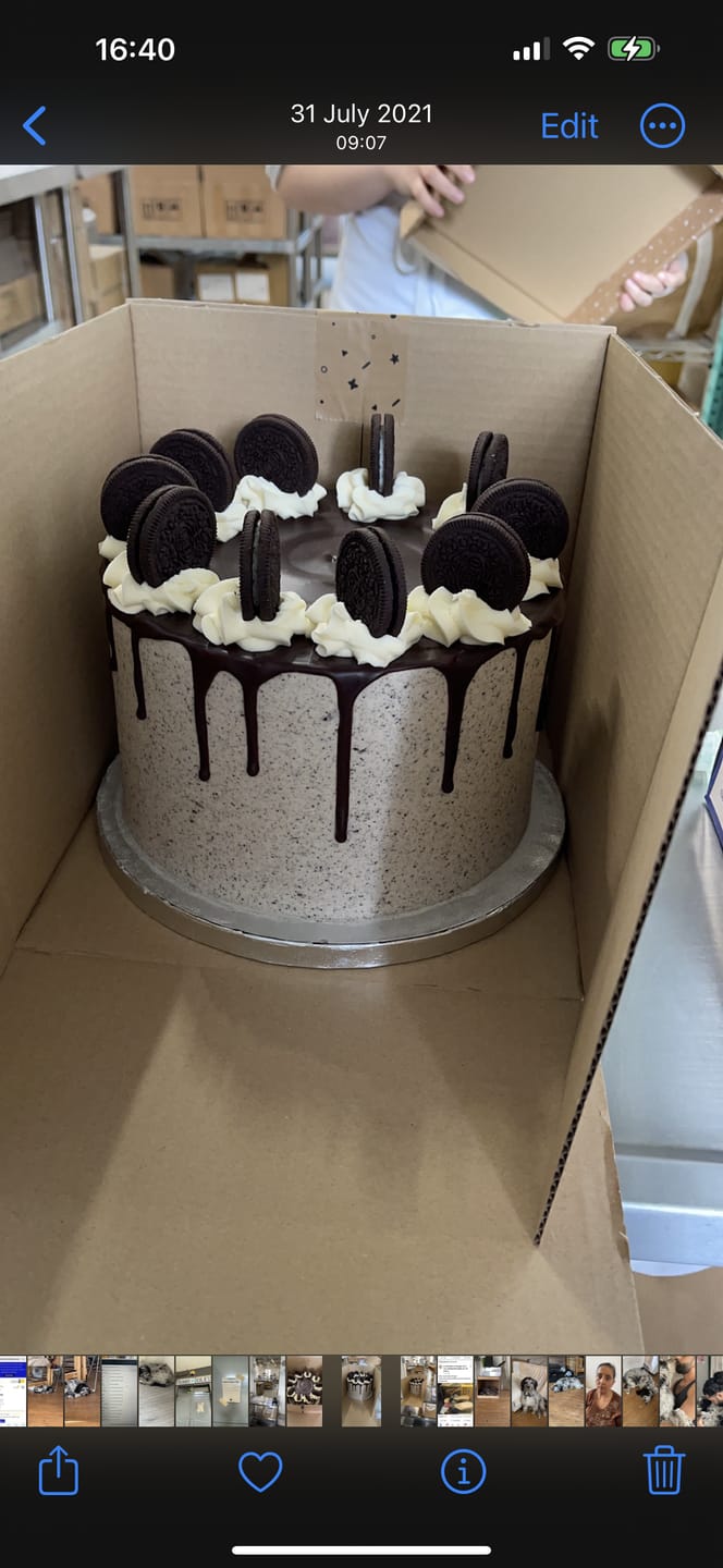 Customer photo review of Oreo Cookies & Cream Cake