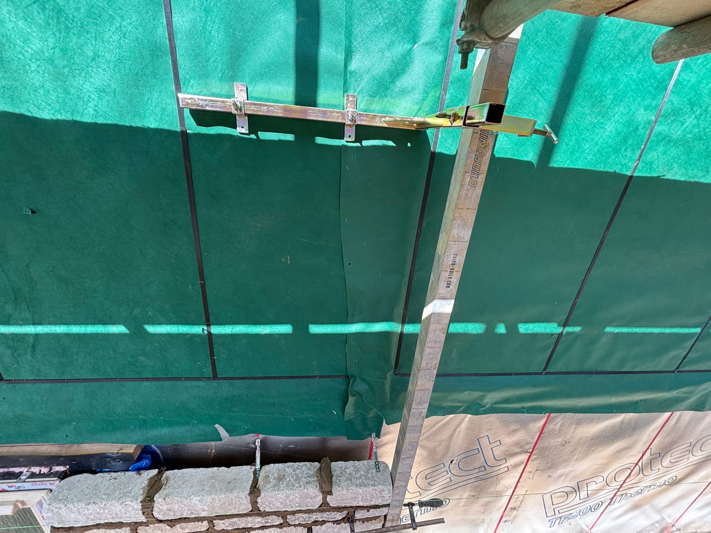 Customer photo review of Gallows Bracket with Timber and Profile Clamps