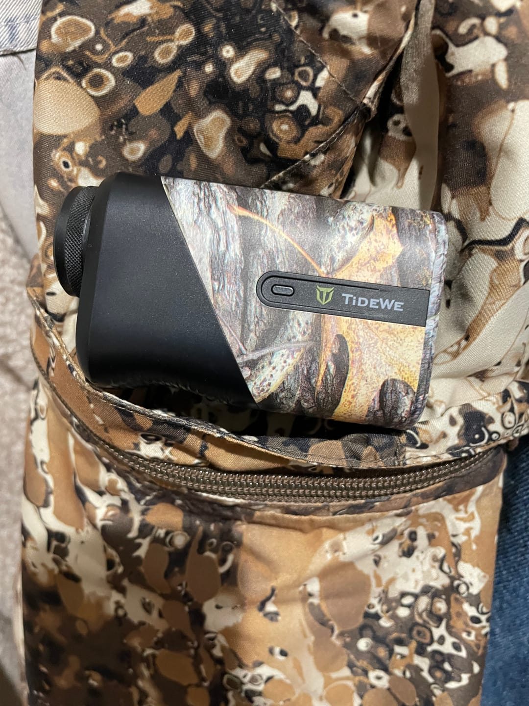 Customer photo review of TideWe Camo Deer Hunting Rangefinder 700/1000Y Laser Range Finder