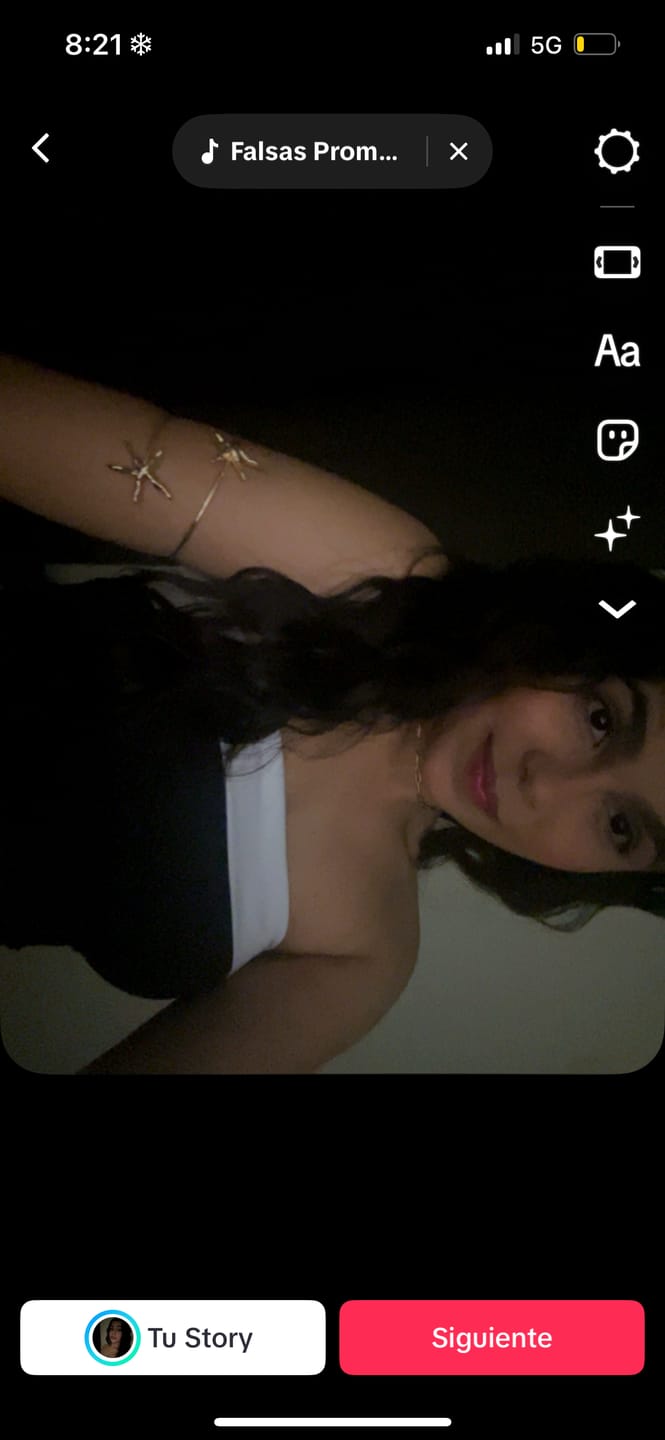 Customer photo review of BEAUEYE Tiffany Prescription Clear Contact Lenses