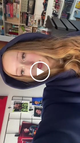 Customer video review of LABEL ZIP HOODIE NAVY