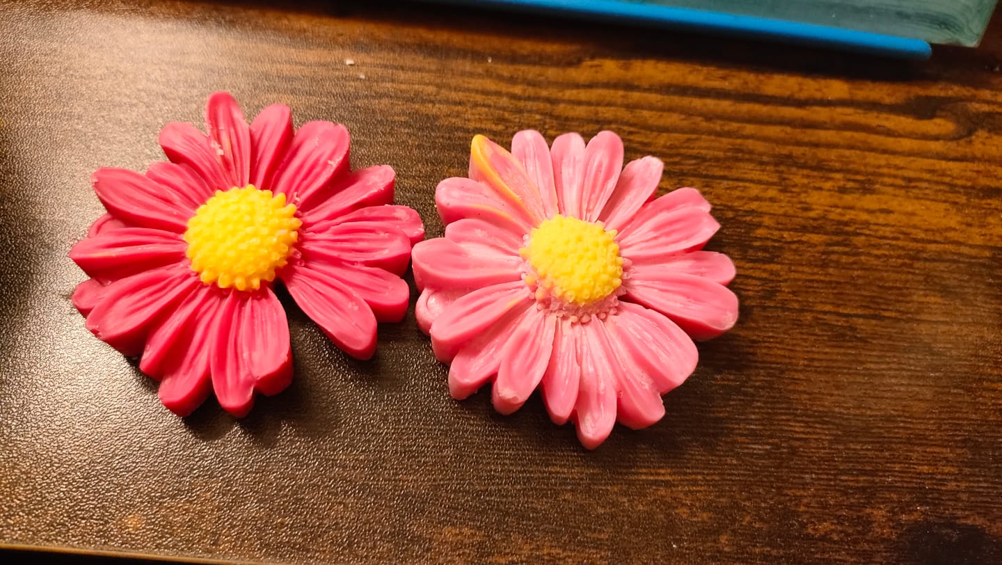 Customer photo review of Colorante líquido para velas MAGENTA