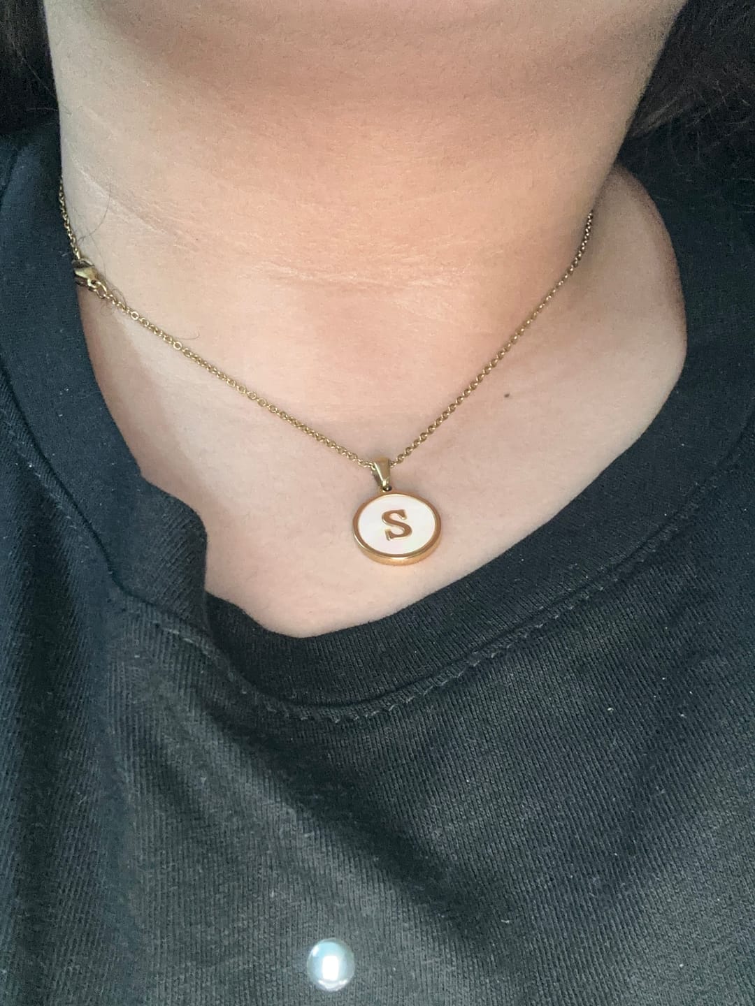 Customer photo review of Collar Concha Nacar con Inicial