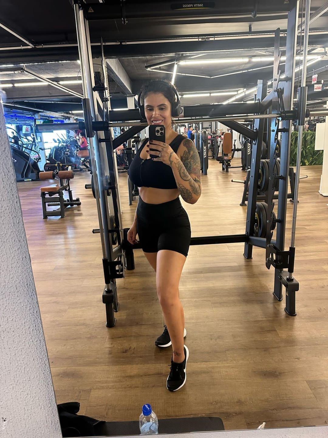 Customer photo review of Top Esportivo Postural Para Mulheres Com Zipper
