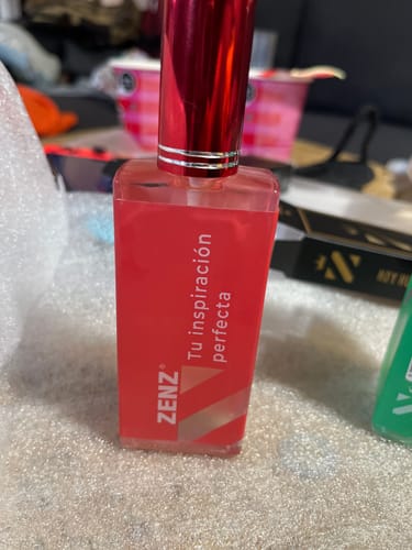 Customer photo review of Perfume Tendencia D BLACK OPIUM OVER RED NUEVO DICIEMBRE zenz