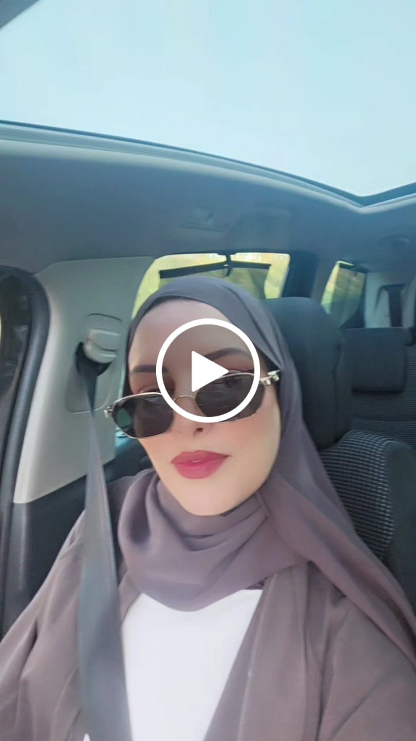 Customer video review of Abaya Safiya Taupe