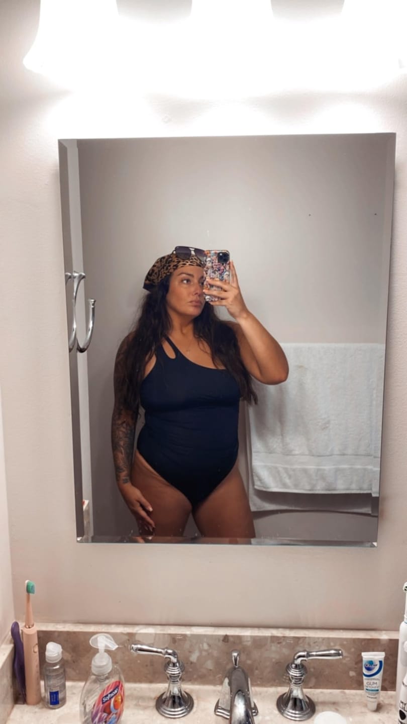 Customer photo review of Emoswimsuit - One Shoulder One Piece Swimsuit for Women Tummy Control Bathing Suits