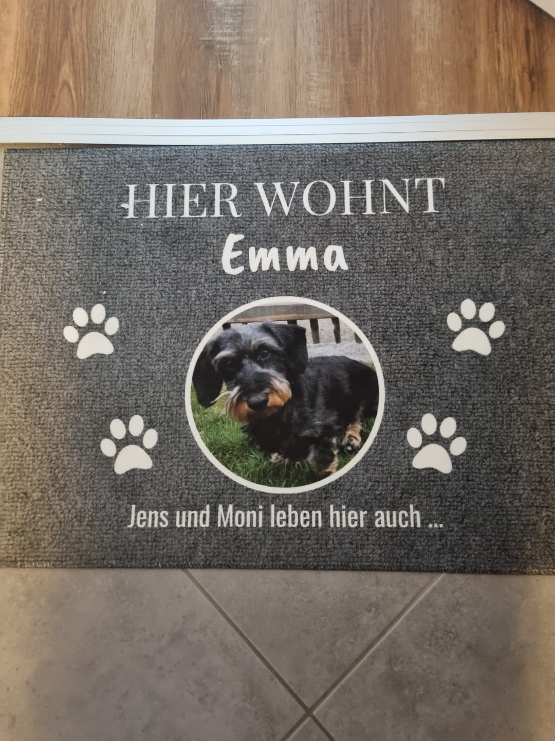 Customer photo review of Hier wohnt - Individuelle Haustier Fußmatte