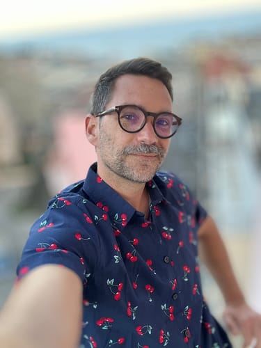 Customer photo review of Chemise de plage hawaïenne tropicale en coton à imprimé floral cerise pour hommes