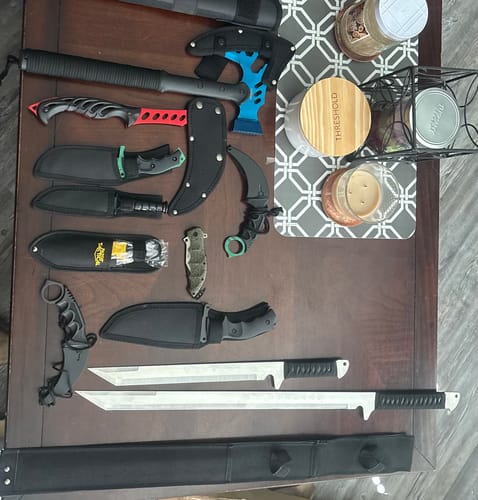 Customer photo review of 10 piece Mega Mystery Knife Set