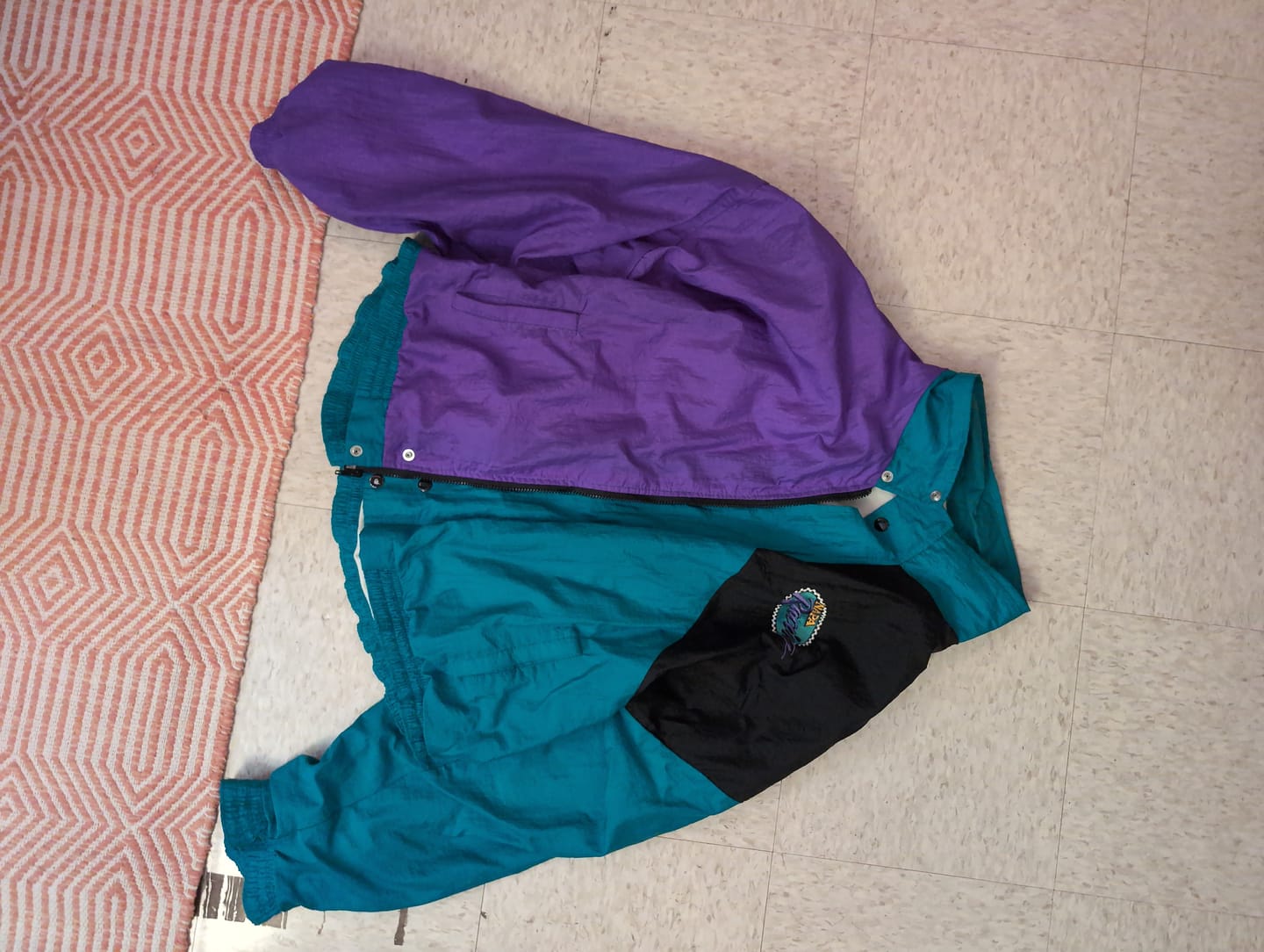 Customer photo review of Vintage Napa Racing Windbreaker Mens XL Blue Purple Jacket
