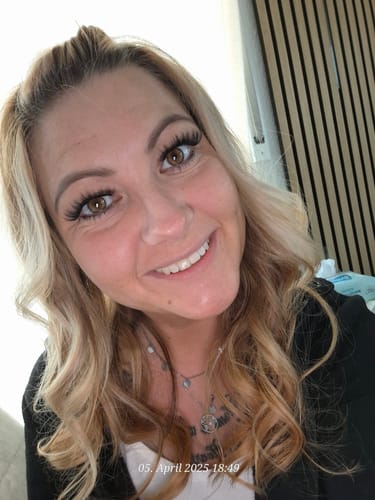 Customer photo review of Lucky Charm - Pre-Glued Lashes