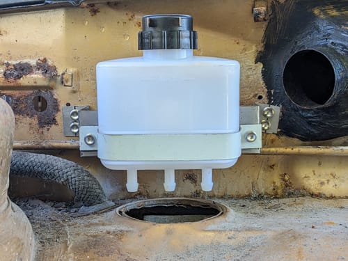 Customer photo review of 3 Chamber Brake Fluid Reservoir 300ml