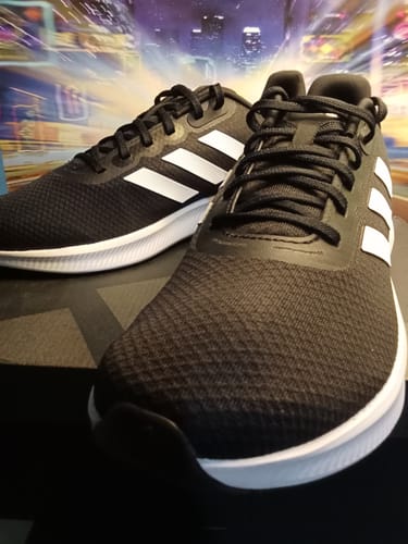 Customer photo review of adidas Men's Runfalcon 3.0 Running Shoes