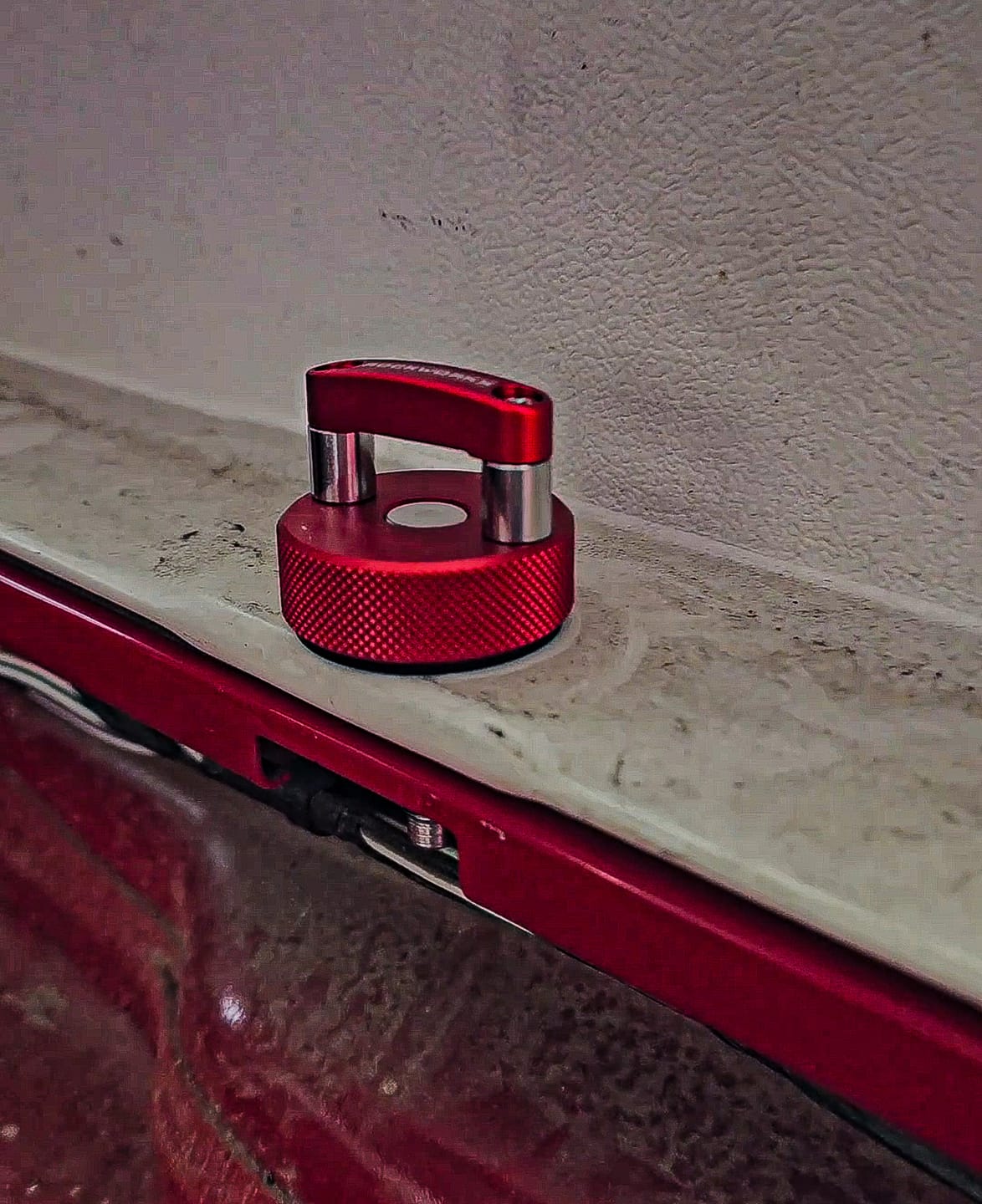 Customer photo review of JEEP Wrangler CJ, YJ, & TJ/L Hard Top Quick Removal Fastener Thumb Screws (Six Piece Set)