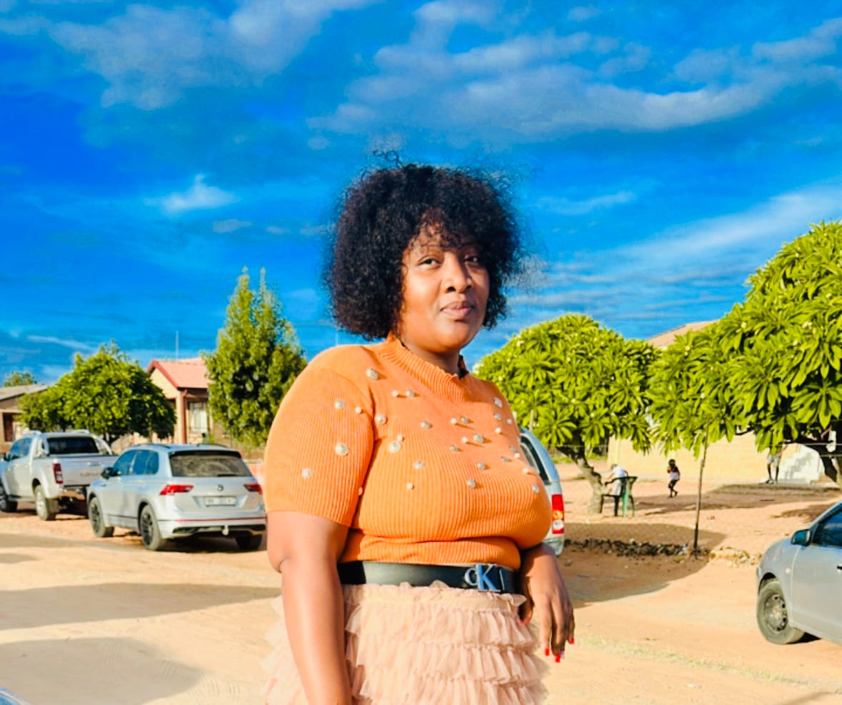 Customer photo review of Brazilian Water Wave Fringe - Zoe