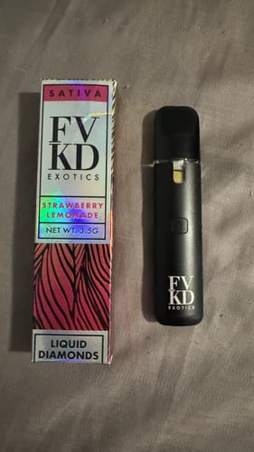 Customer photo review of FVKD LIQUID DIAMONDS DISPOSABLE | 3.5G*