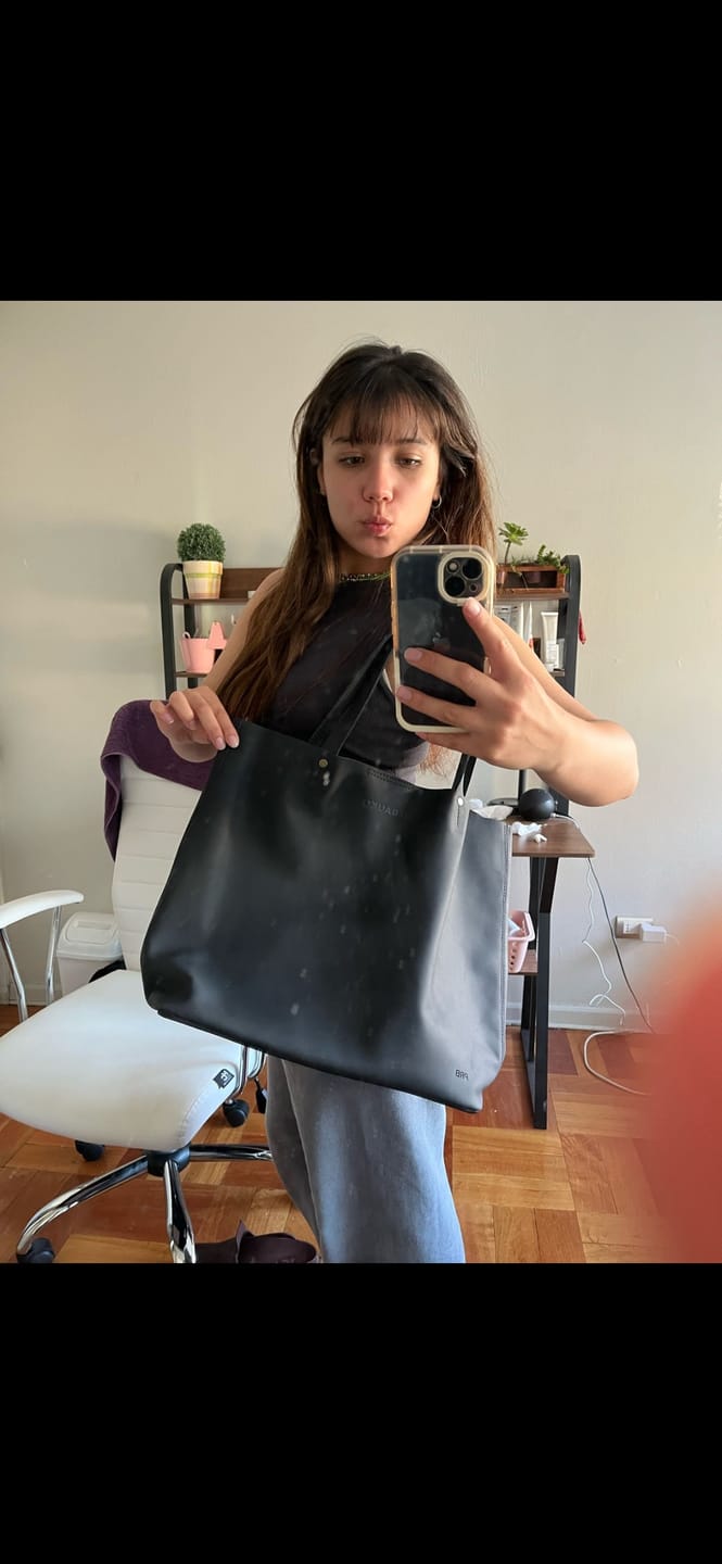 Customer photo review of Cartera Pompeia Negro