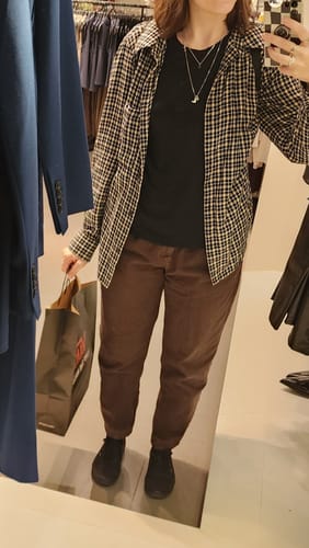 Giulia M. review of Calça Jeans Slouchy Cacau Marrom Escuro image 1 out of 1