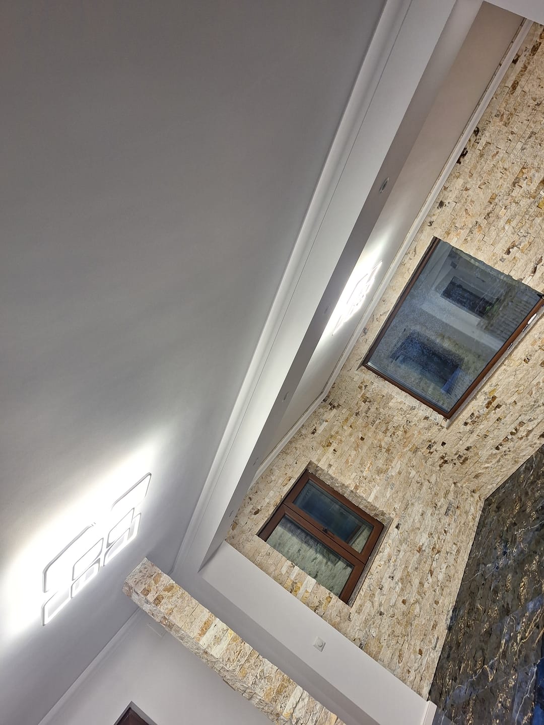 Customer photo review of Lustra LED 4+4 SQUARE GIGANT Echivalent 1000W Telecomanda