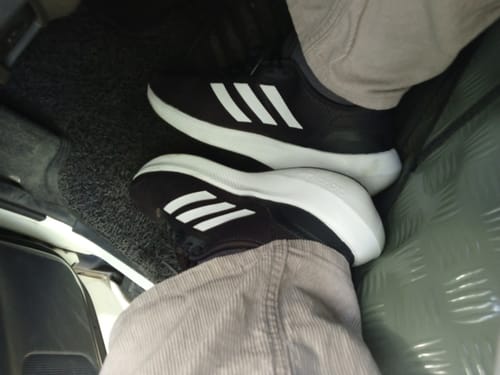 Customer photo review of adidas Men's Runfalcon 3.0 Running Shoes