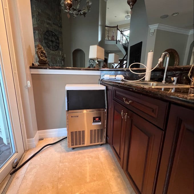 Customer photo review of Coolski Commercial Ice Maker Machine 100LBS/24H