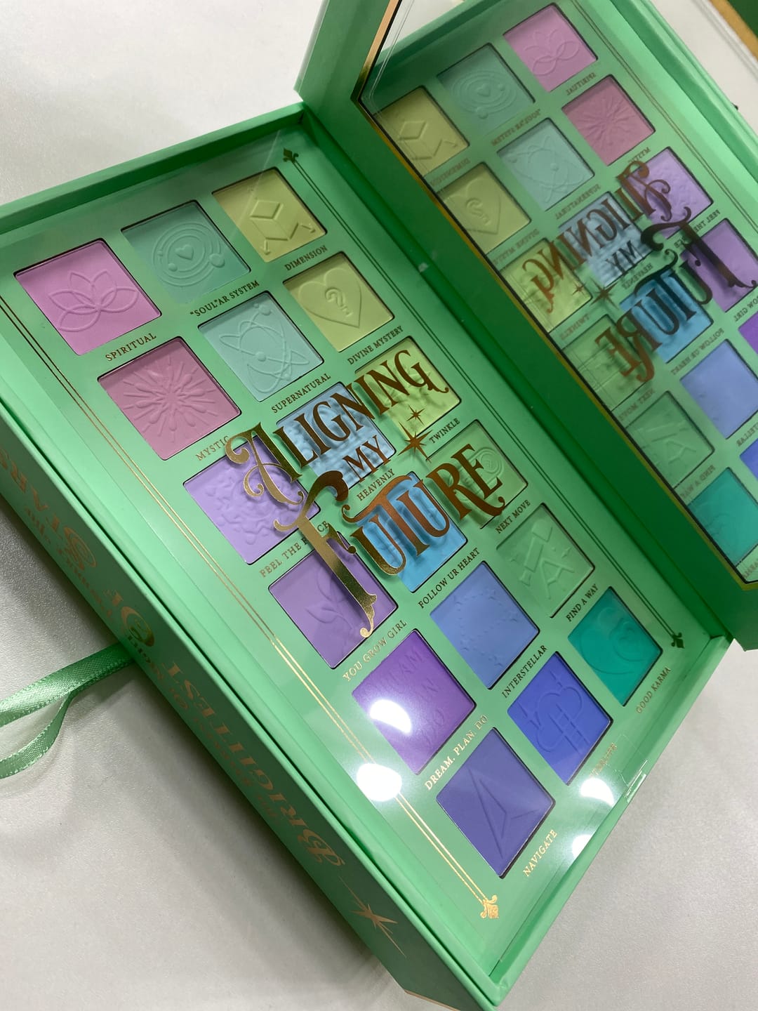 Customer photo review of P. Louise Aligning My Future Pastel Eyeshadow Palette