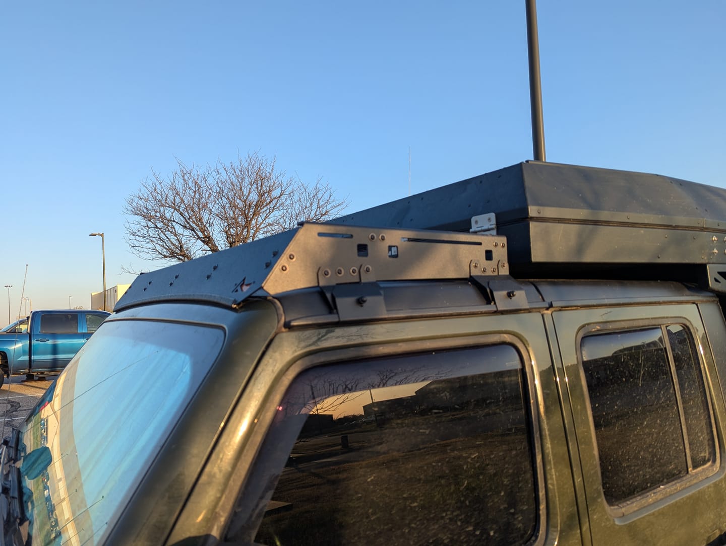 Customer photo review of Modular Roof Rack for the Jeep gladiator