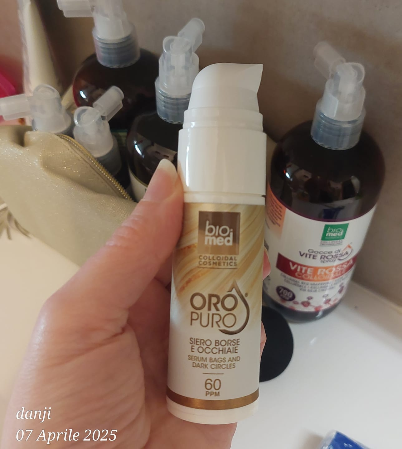 Customer photo review of SIERO BORSE OCCHIAIE ALL'ORO COLLOIDALE ATTIVO 60ppm - BIOMED 30ml