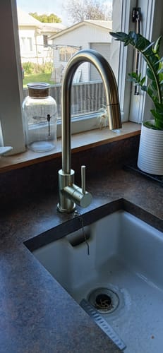 Customer photo review of Premium Luxury Gooseneck Kitchen Pull Out Commercial Mixer Single Handle 360 Degree Rotation - Brushed Brass / Champagne Gold