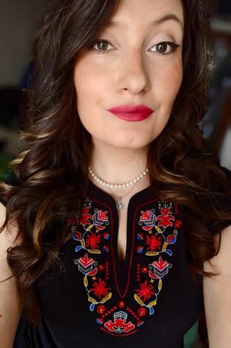 Customer photo review of Тениска с V деколте - "Самоковска"