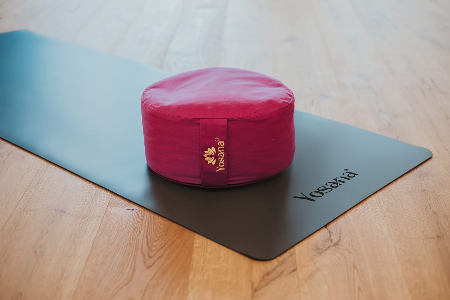 Customer photo review of Yogakissen XL rund 35x17cm, Farbe Lavendel